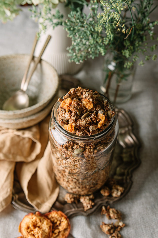 Aprikosen-Orangen-Granola